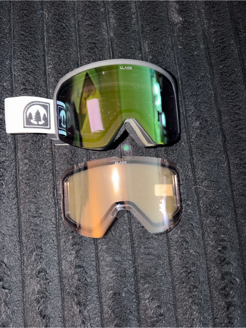 Glade White Strap Snow Goggles with Black Logo